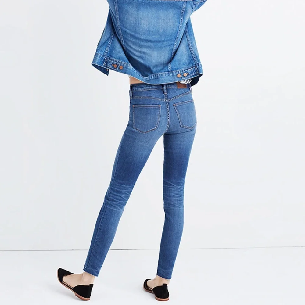 Madewell 9” High Riser Skinny Button Fly - Picture 3 of 7